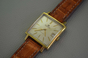 Bucherer Square Automatic